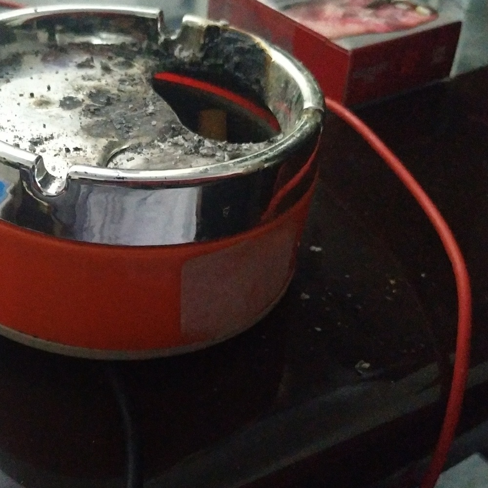 Ashtray - Picture 5 of 8